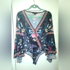 Jealous Tomato sizeM Sheer Flower Print Beautiful Bell Sleeve Body Suit Deep V